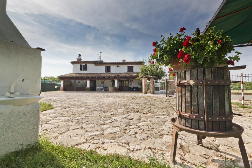 Country Rooms & Suite La Quercia Coriano Exterior photo